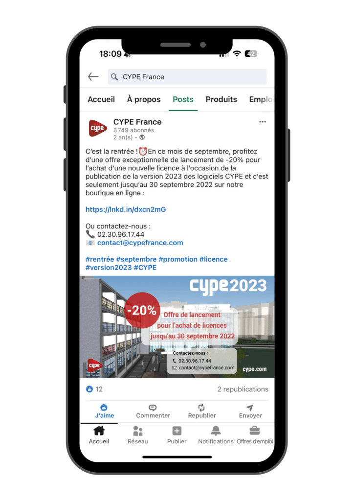 Image d'un téléphone affichant une capture d'écran d'une publication du compte LinkedIn de CYPE France.